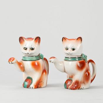KANNOR, ett par, porslin, Kina, 1900-talets första hälft.