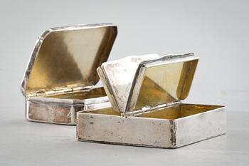 DOSOR, 2 st, silver, 1800-talets första hälft, vikt ca 165g.