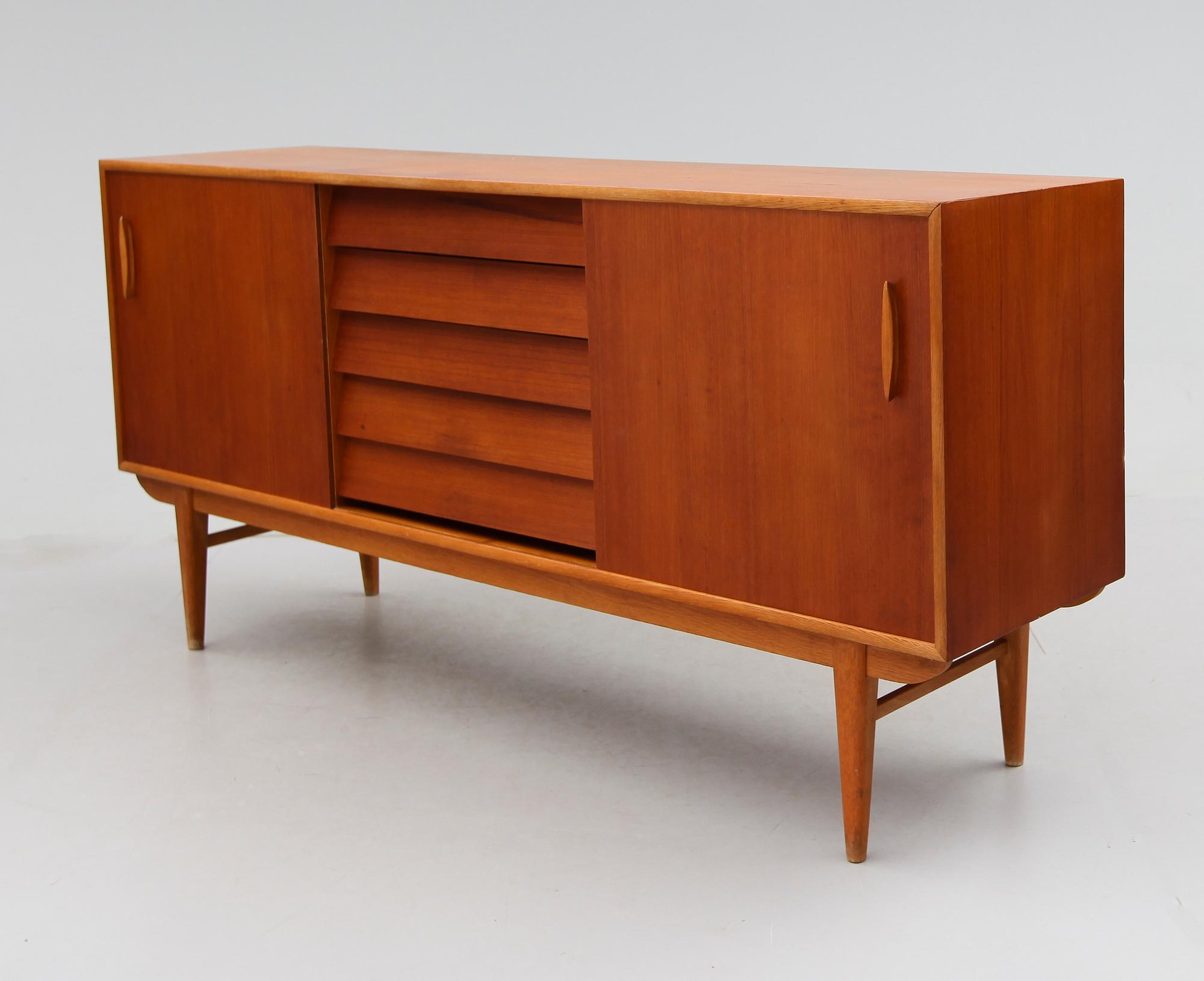 SIDEBOARD, 1900-talets andra hälft.