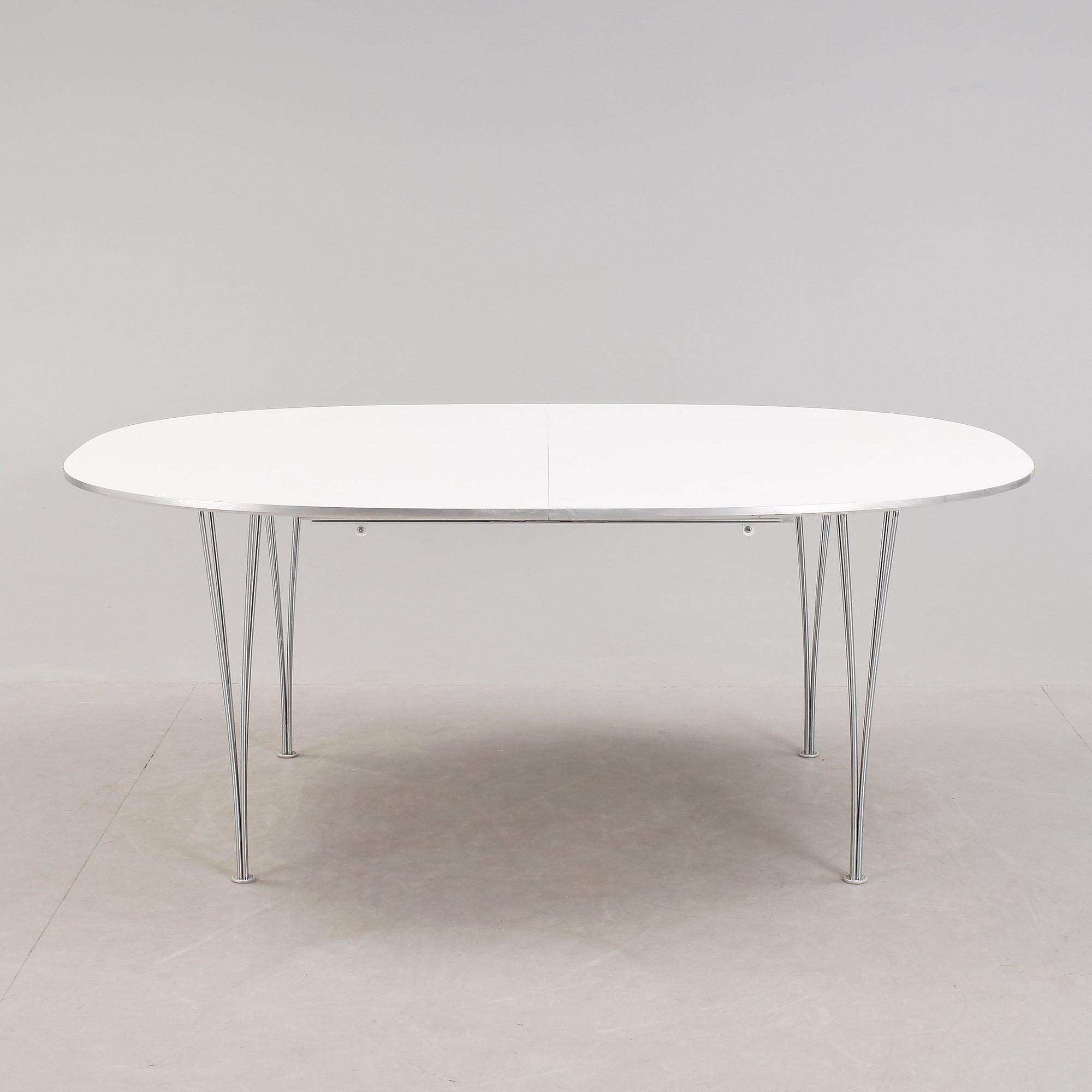 BORD, "Superellips", Bruno Mathsson & Piet Hein, Fritz Hansen, Danmark.