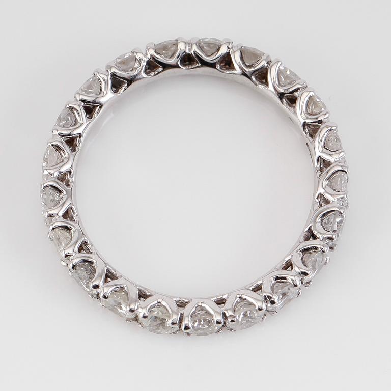 RING, 18K vitguld och diamanter tot ca 2.02 ct.
