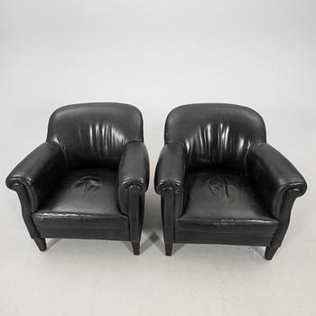 Club armchairs, 1 pair, circa 1900.