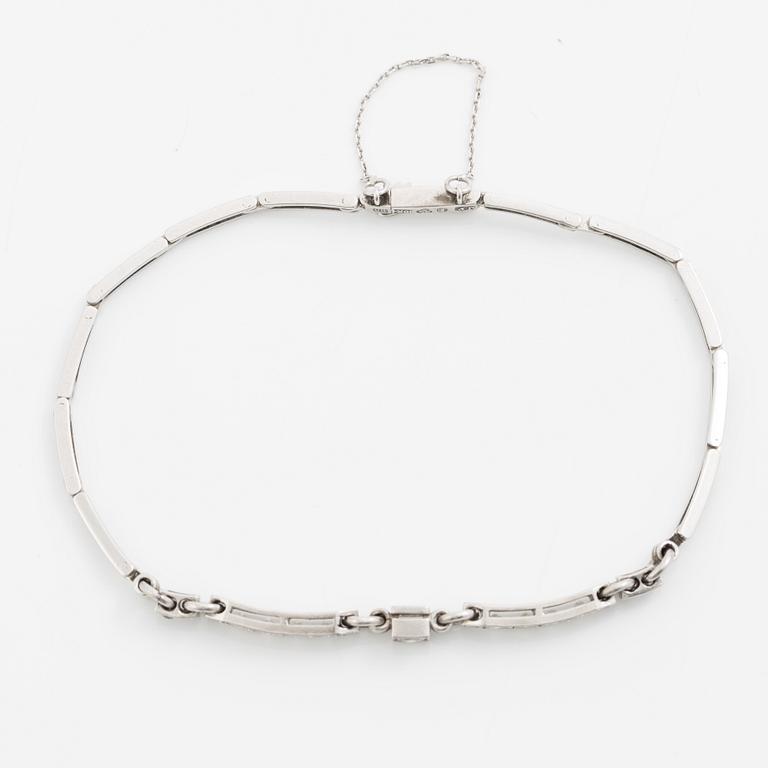Bracelet, 18K white gold with brilliant-cut diamonds.
