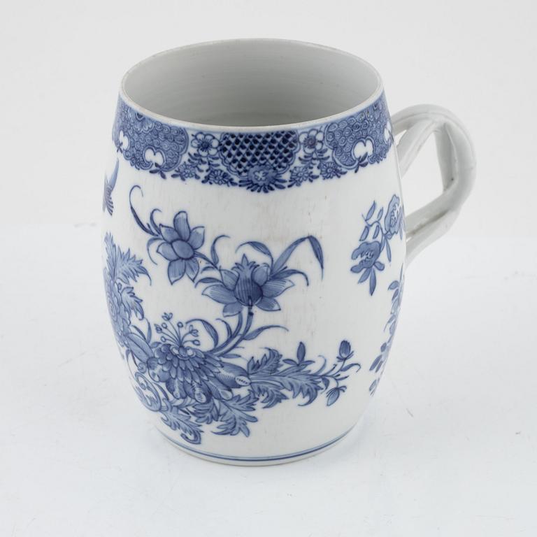 A Chinese blue and white mug, Qing dynasty, Qianlong (1736-95).