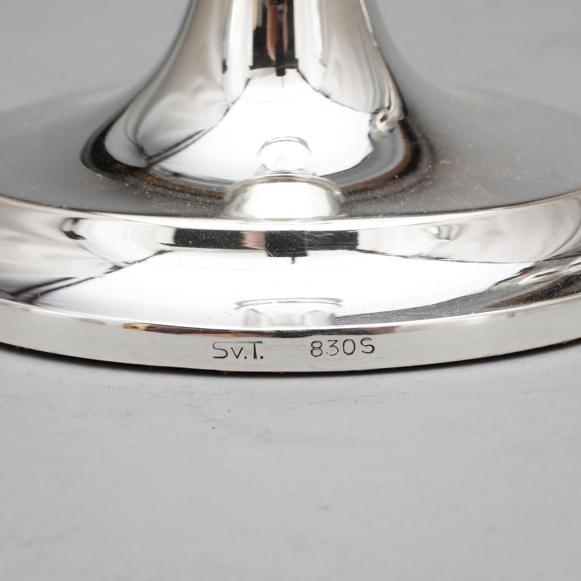 LJUSSTAKAR, ett par, Svend Toxvaerd, Danmark, 1900-talets andra hälft. Fylld fot.