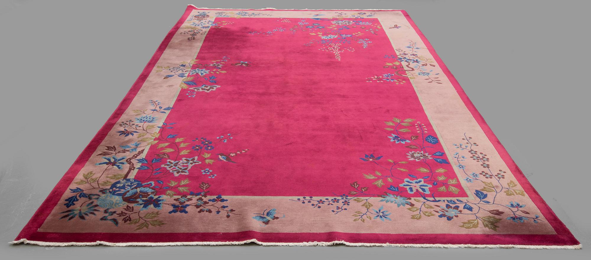MATTA, Kina. Ca 423x264 cm.