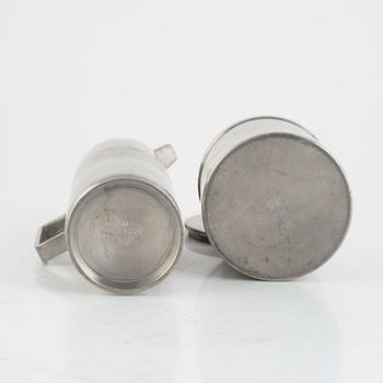 Maja-Lisa Ohlson, a pewter cocktail shaker and a lidded box, Guldsmedsaktiebolaget (GAB), Stockholm 1937-38.