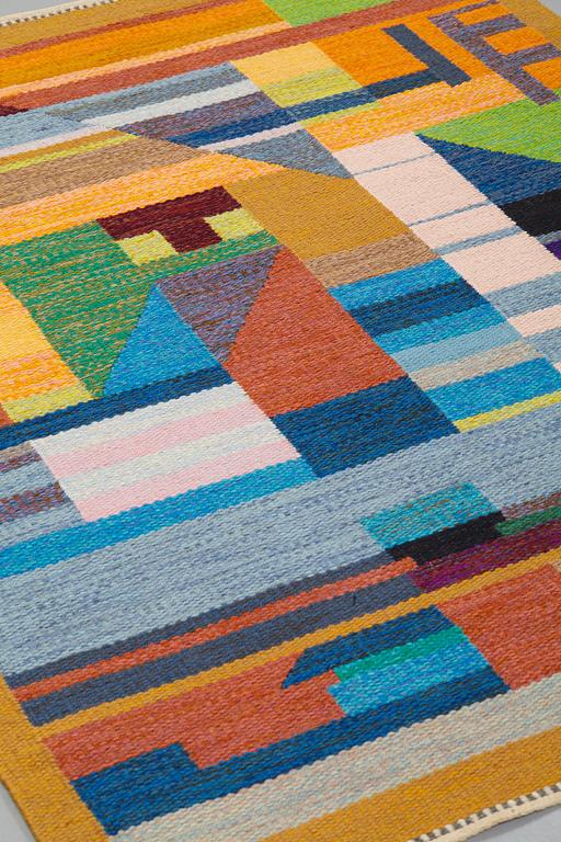 Agda Österberg, MATTA, rölakan, ca 160 x 125 cm, invävd signatur AÖ på framsidan och broderat AGDA ÖSTERBERG på baksidan.