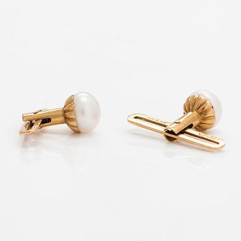 Knappar till frackskjorta, 18K guld och odlade pärlor. G. Dahlgren & Co, Malmö.