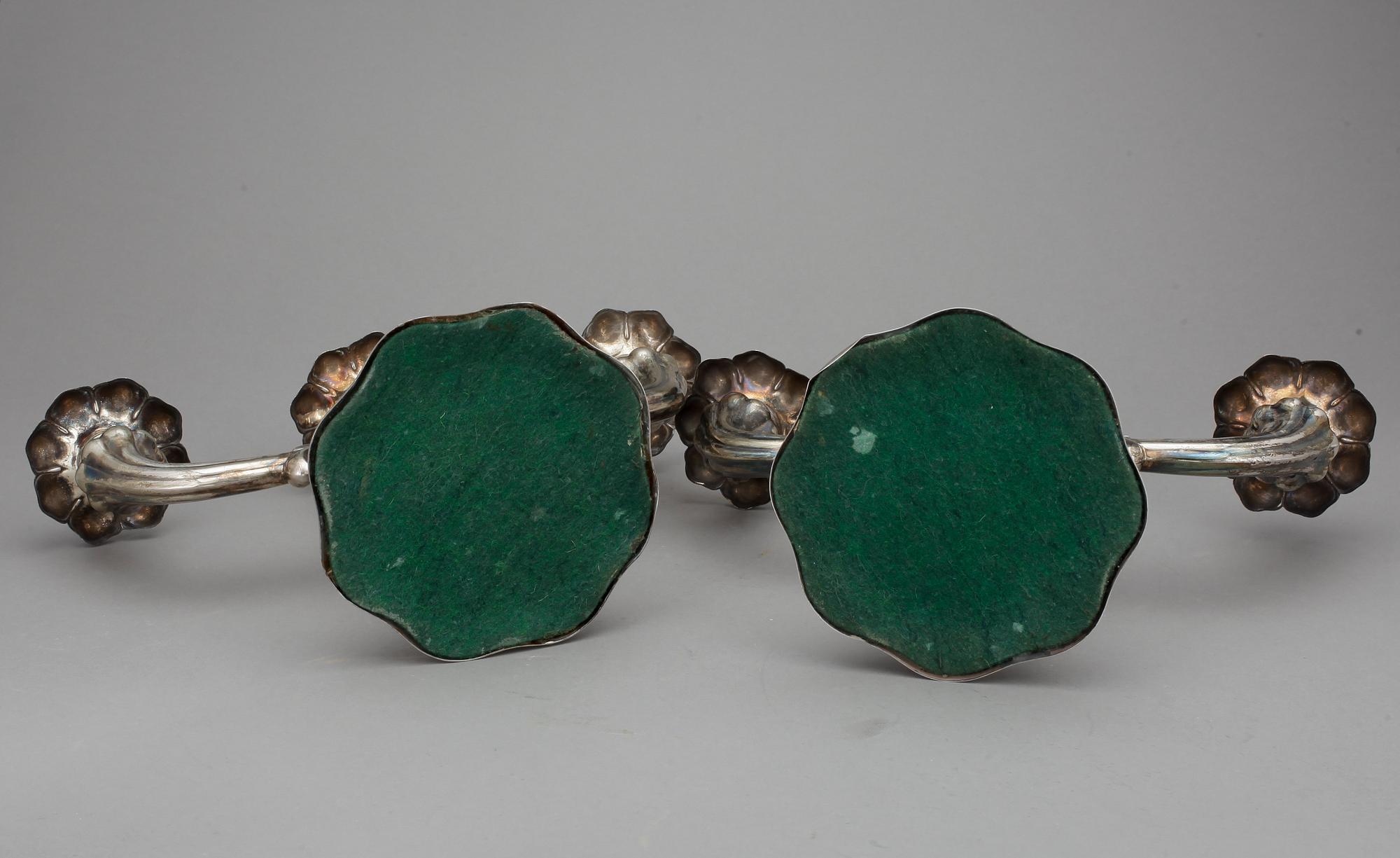 KANDELABRAR, ett par, silver, CG Hallberg, Stockholm, 1935.