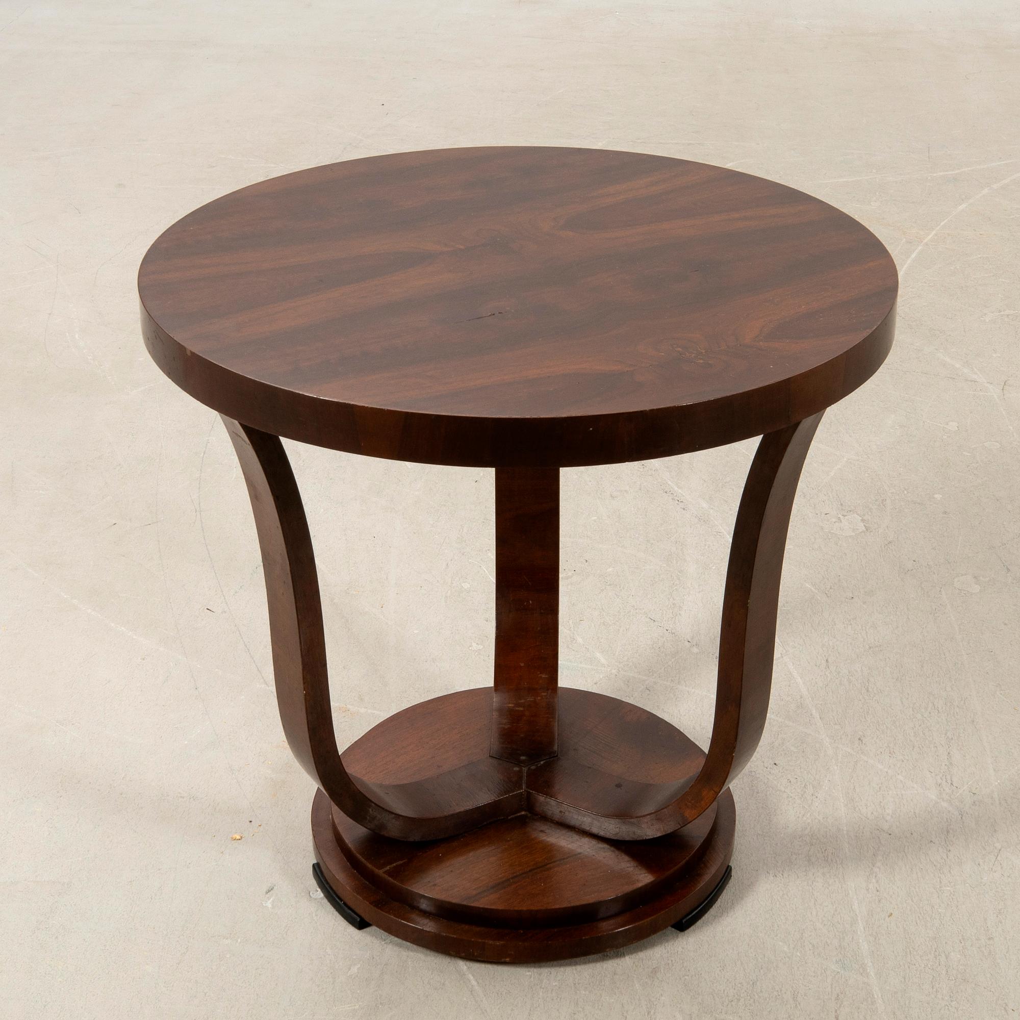 Coffee table/Side table Art Deco style 20th century.