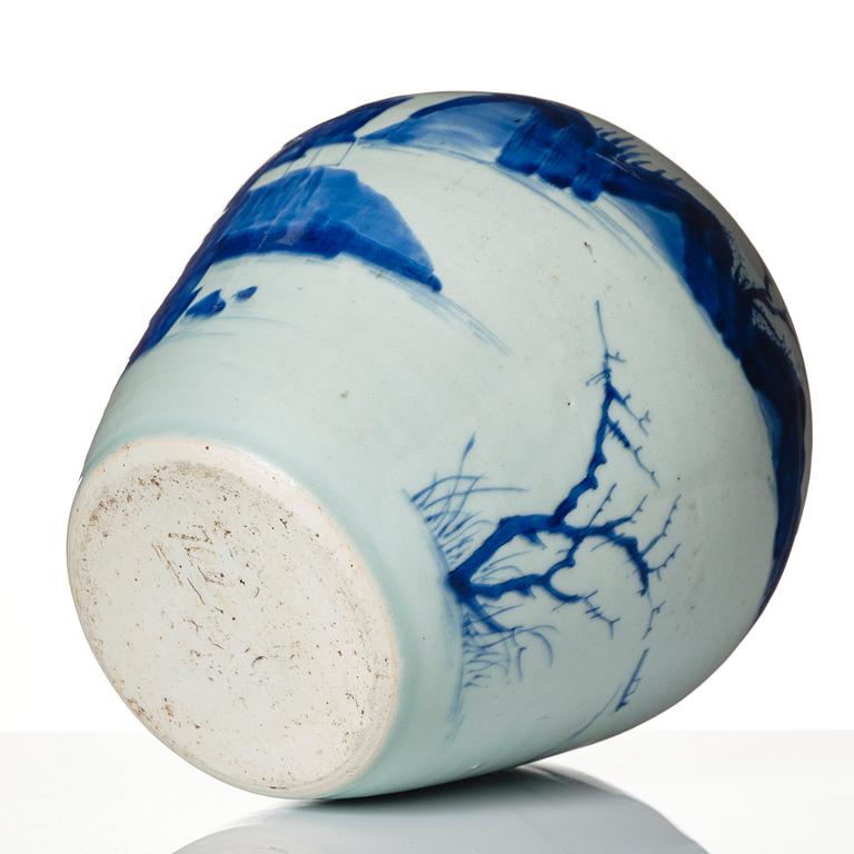 A blue and white Transitional vase, 17th Century.