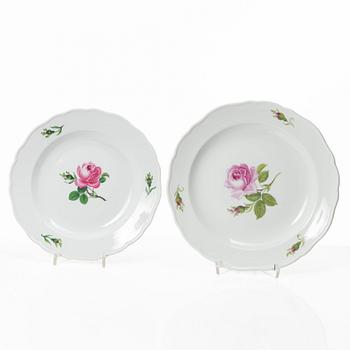 Meissen, Tea and coffee service, approx. 93 pieces, porcelain, “Meissen Rose” (Rote Rose/Meissener Rose).