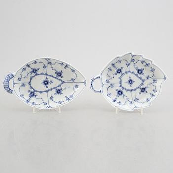 A group of six dishes, "Blue Fluted" / "Musselmalet", Royal Copenhagen, around 1800 and later.