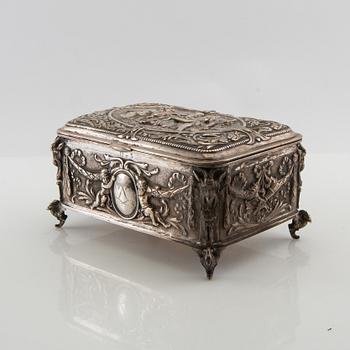 Box, silver circa 1900 Baroque style.