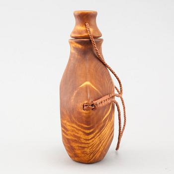 A flask by Magnus Fankki, signed.