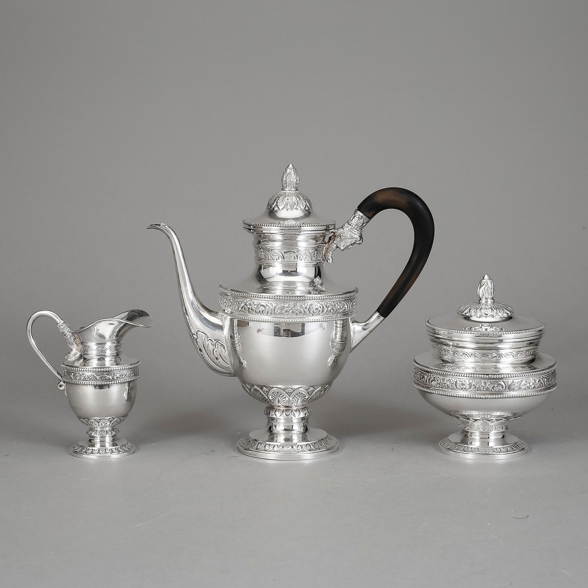 KAFFESERVIS, 3 delar, silver, empirestil, med svenska importstämplar. Totalvikt ca 1428g.
