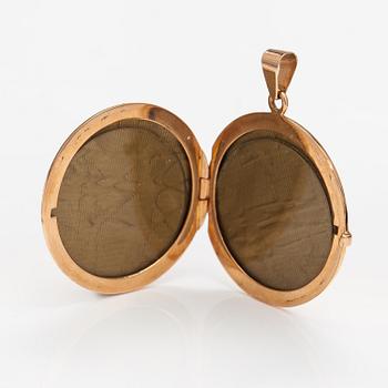 A 14K gold locket. Finnish import marks.