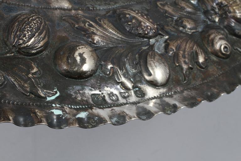 PRESENTERFAT, silver, barockstil, 1800-tal, vikt 1000 gram.