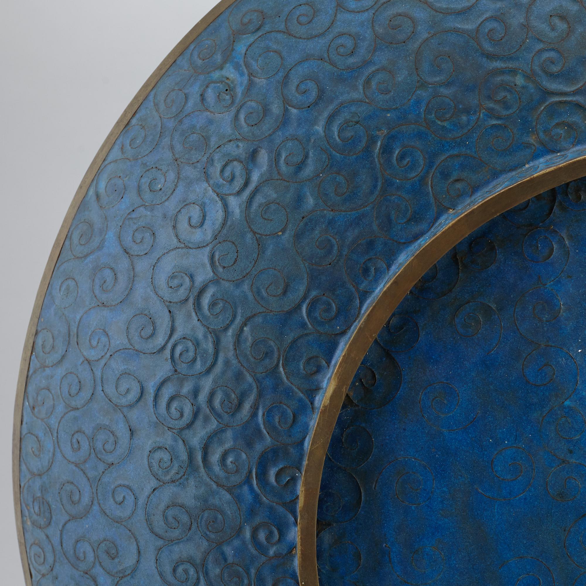 A large Japanese cloisonné dish, 20th century.