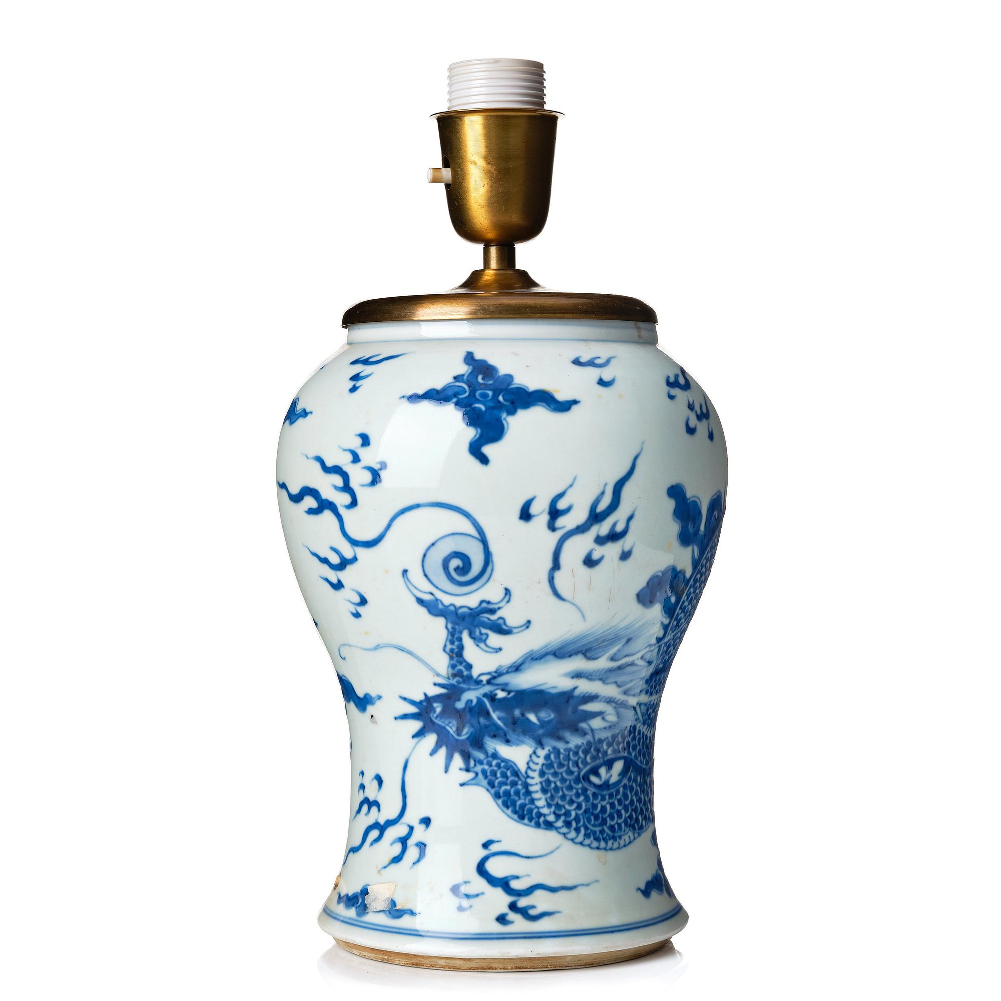 A blue and white Transitional vase, 17th Century.