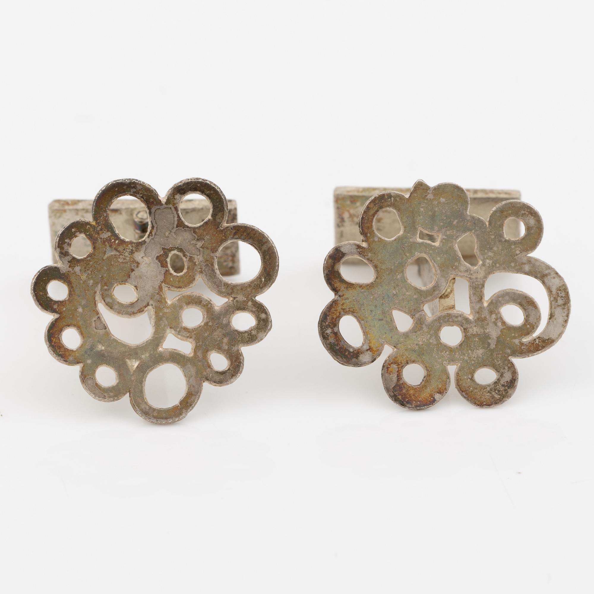 PA Lundahl Terrs, en brosch och ett par manschettknappar silver, Växjö 1966.