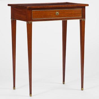 A late Gustavian mahogny table.