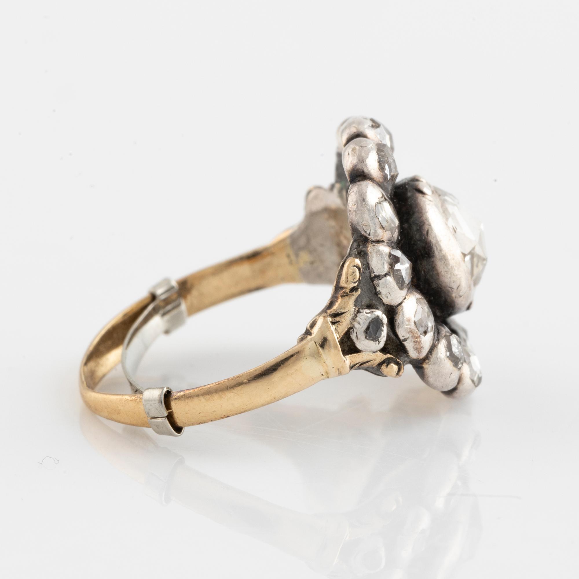 Ring med rosenslipad diamant.