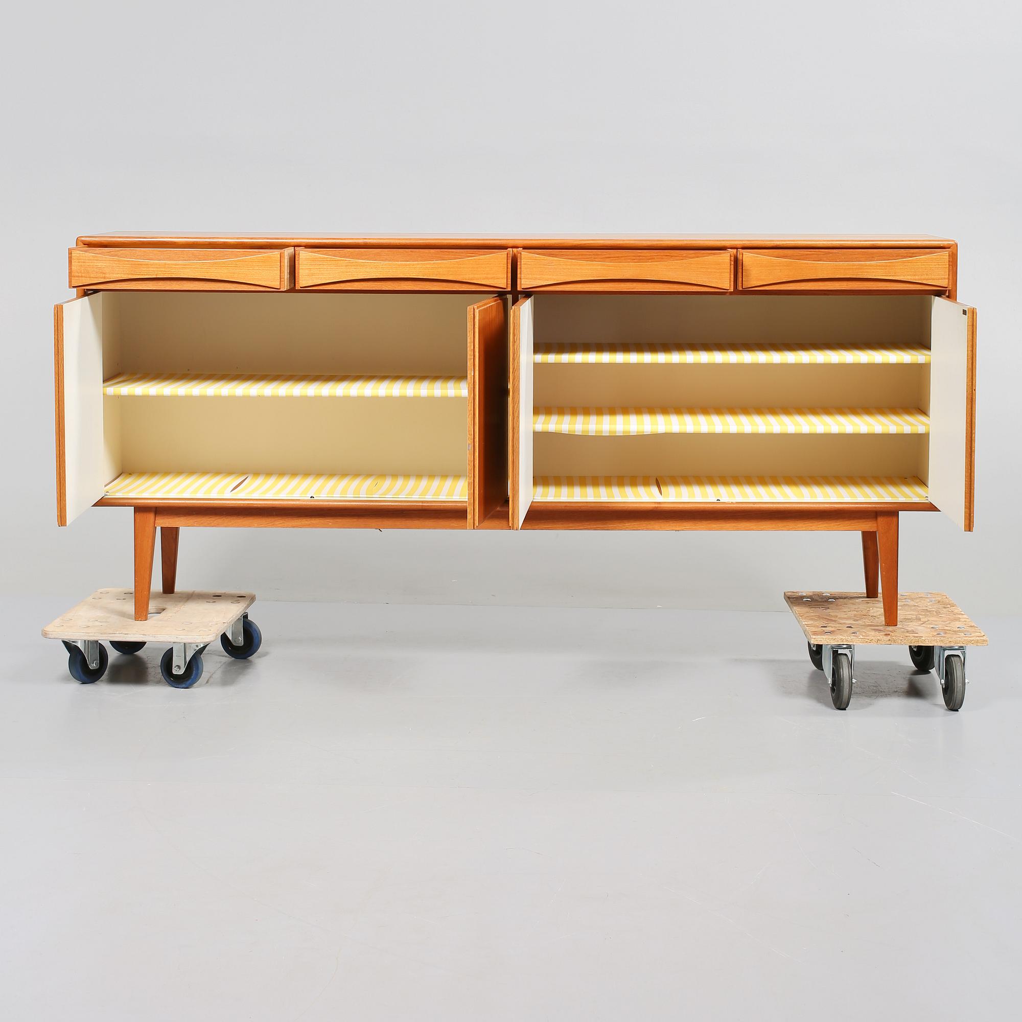 SIDEBOARD, 1960-tal.