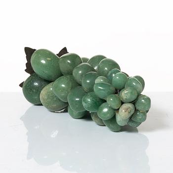 Bordsdekorationer i form av druvklasar, 2 st, 1900-talets mitt.