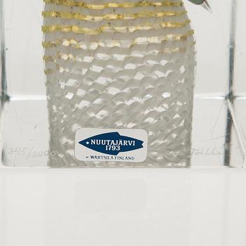 ÅRSKUB, glas, numerad 345/2000, signerad Oiva Toikka  Nuutajärvi 1986.