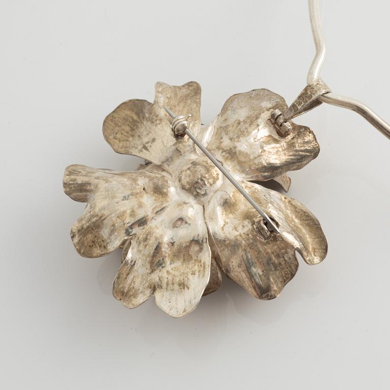 Pendant/brooch in flower shape, sterling silver, Peter von Post.