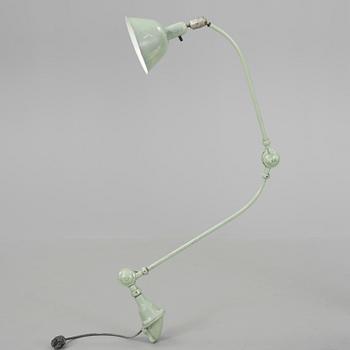 INDUSTRILAMPA, "Triplex-pendel", Johan Petter Johansson, 1900-talets första hälft.