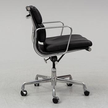 CHARLES & RAY EAMES, soft pad chair, Eames Office 2008.