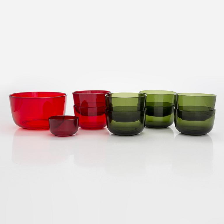 Saara Hopea, a set of 10 bowls, model 5577, Nuutajärvi Notsjö. Designed in 1956.