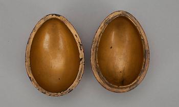 ÄGG, 2 st, porslin samt lackarbete, Ryssland sekelskiftet
1800/1900.