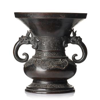 1025. A large archaistic bronze vase, Zhadou, Qing dynasty.
