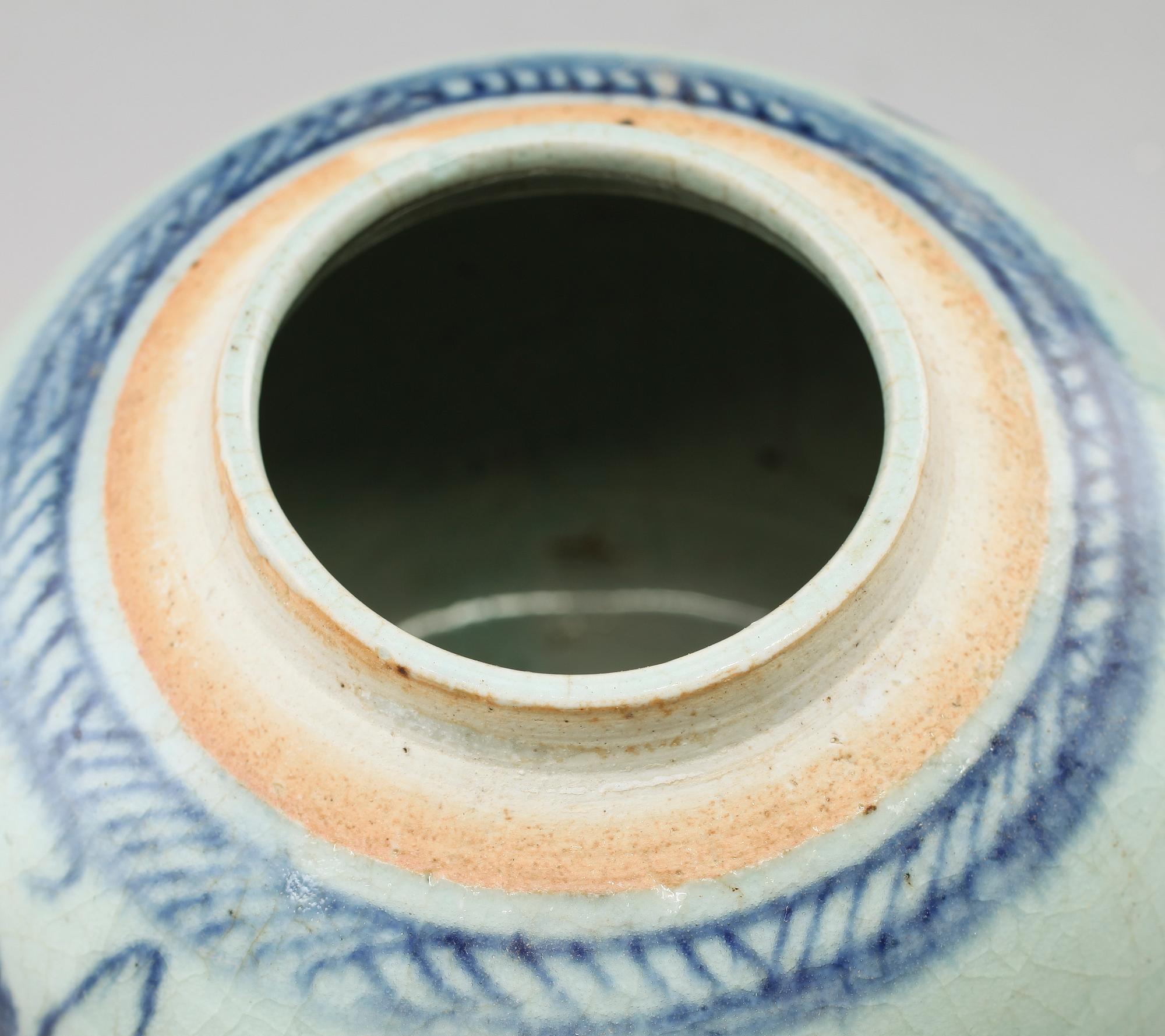 STEKFAT samt BOJANER, 2 st, porslin, Kina, 1800-tal.