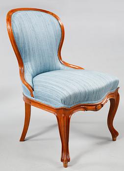 EMMAFÅTÖLJER, ett par, nyrokoko, sent 1800-tal.