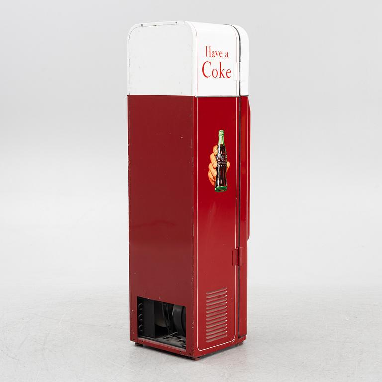 Coca-Cola vending machine, Vendo 44, 'The V-44', The Vendo Company, Kansas City, USA.