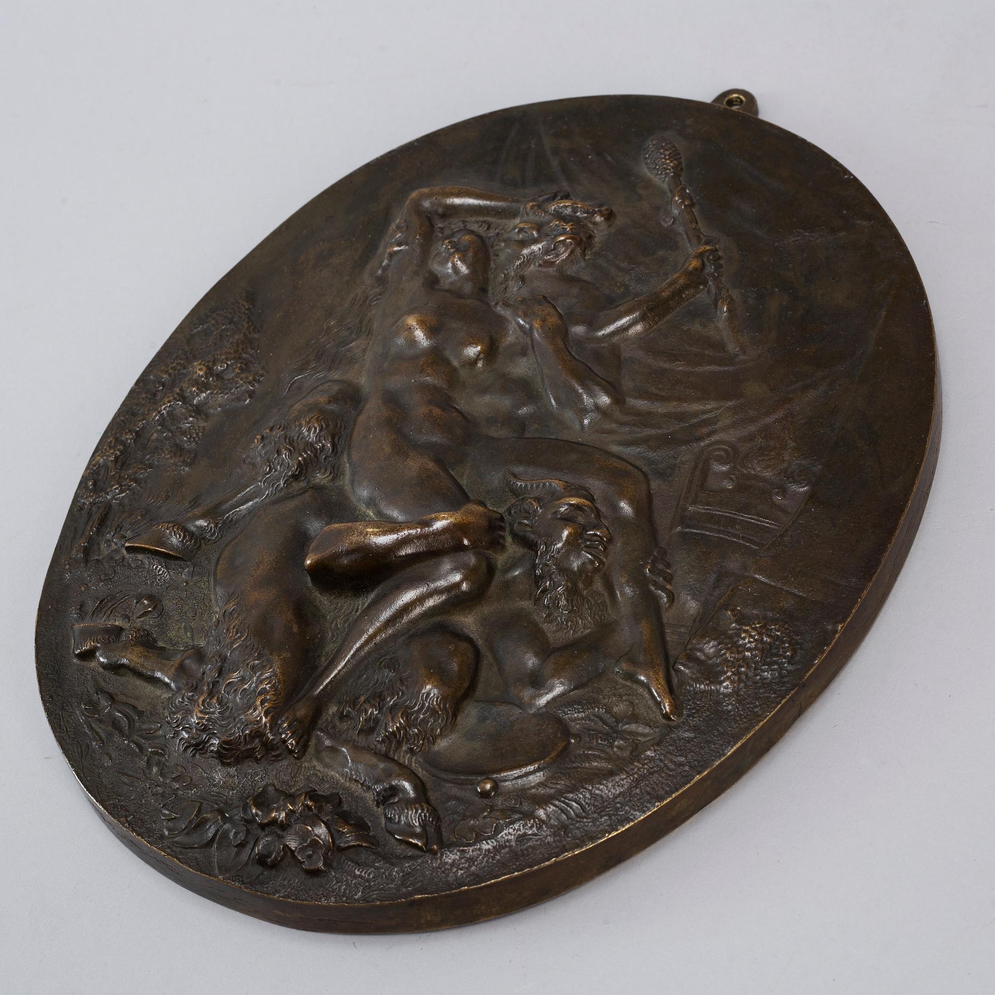 CLAUDE MICHEL CLODION, hans art. Medaljong. Mörkpatinerad brons, oval 26,5 x 21,5 cm.