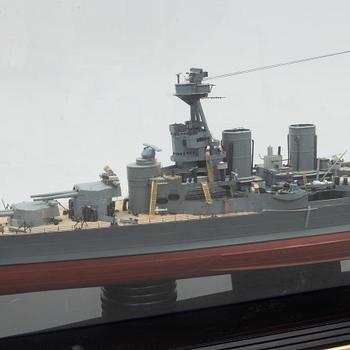 A plastic scale model of battlecrusier HMS Hood, 1:200.