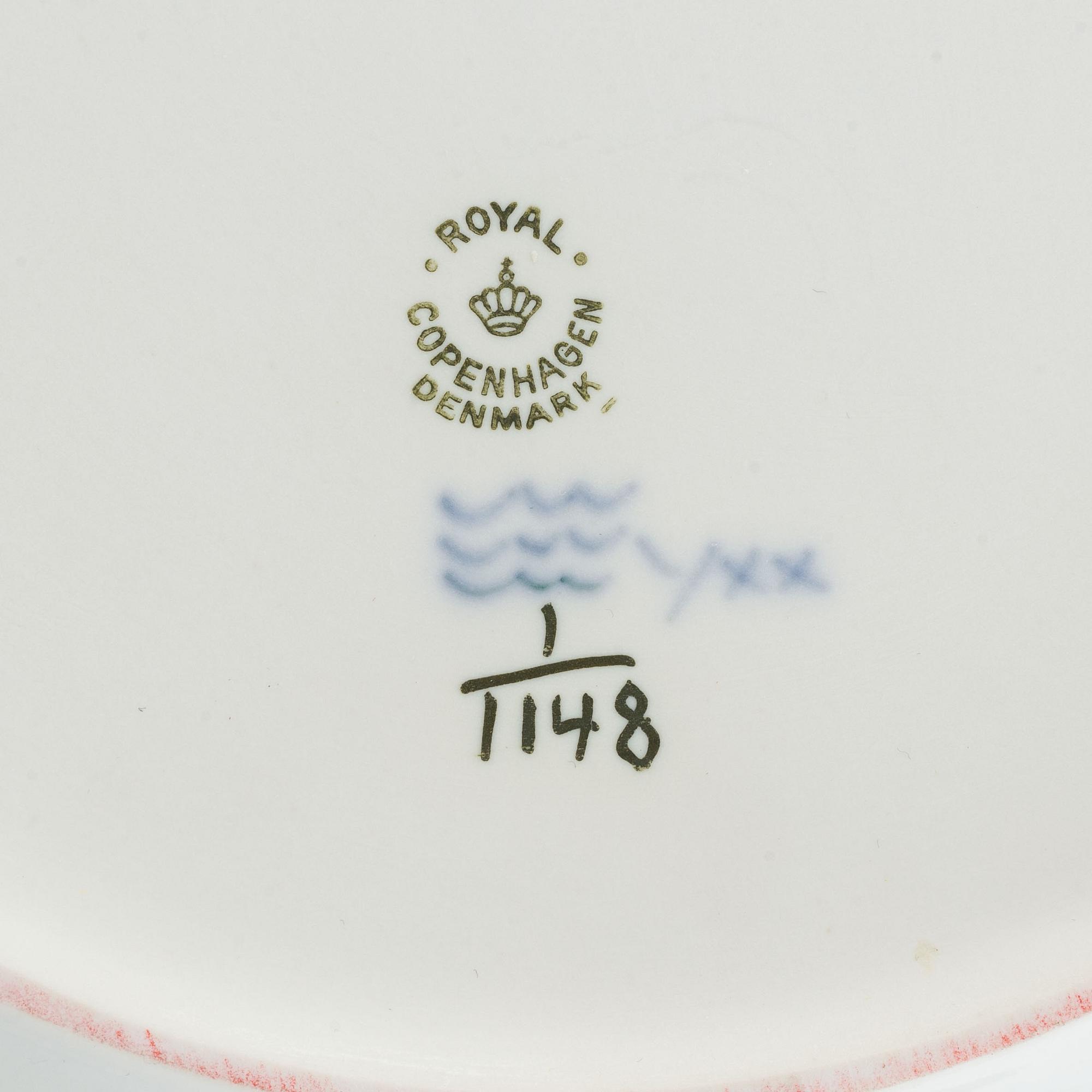 Royal Copenhagen,  a '1148' 'Musselmalet Full Lace' porcelain serving plate, Denmark.