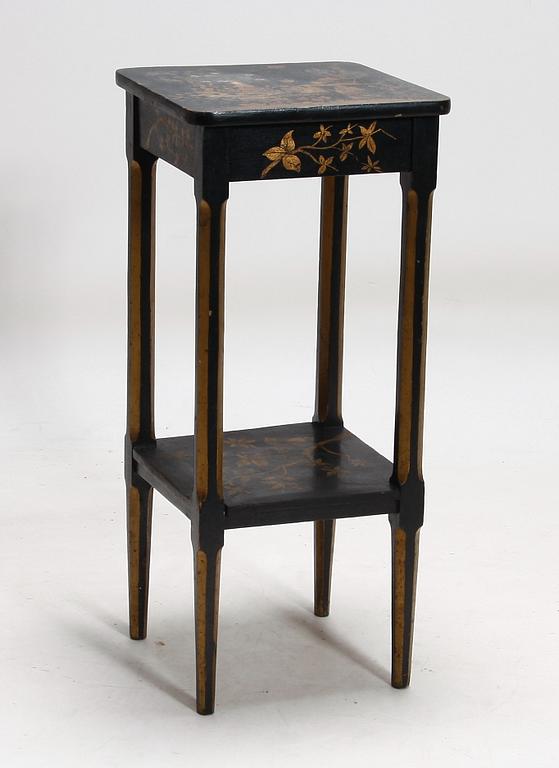 PIEDESTAL, kinesiserande stil, sent 1800-tal.