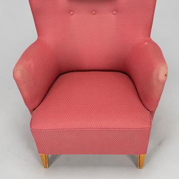 A mid-20th century armchair.