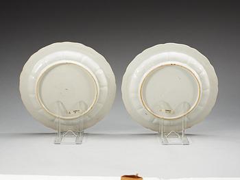 A pair of famille verte dishes, Qing dynasty, Kangxi (1662-1722).