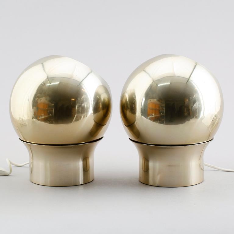 VÄGGLAMPOR, 1 par, "Typ Klot 3", Hemi, 1970-tal.