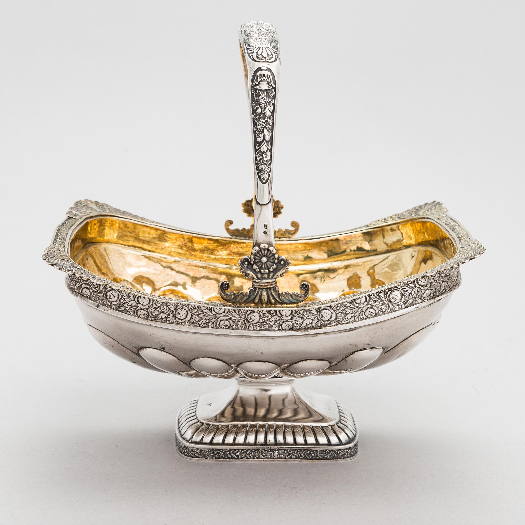 Anton Christian Iwersen, brödkorg, silver, S:t Petersburg, 1830.
