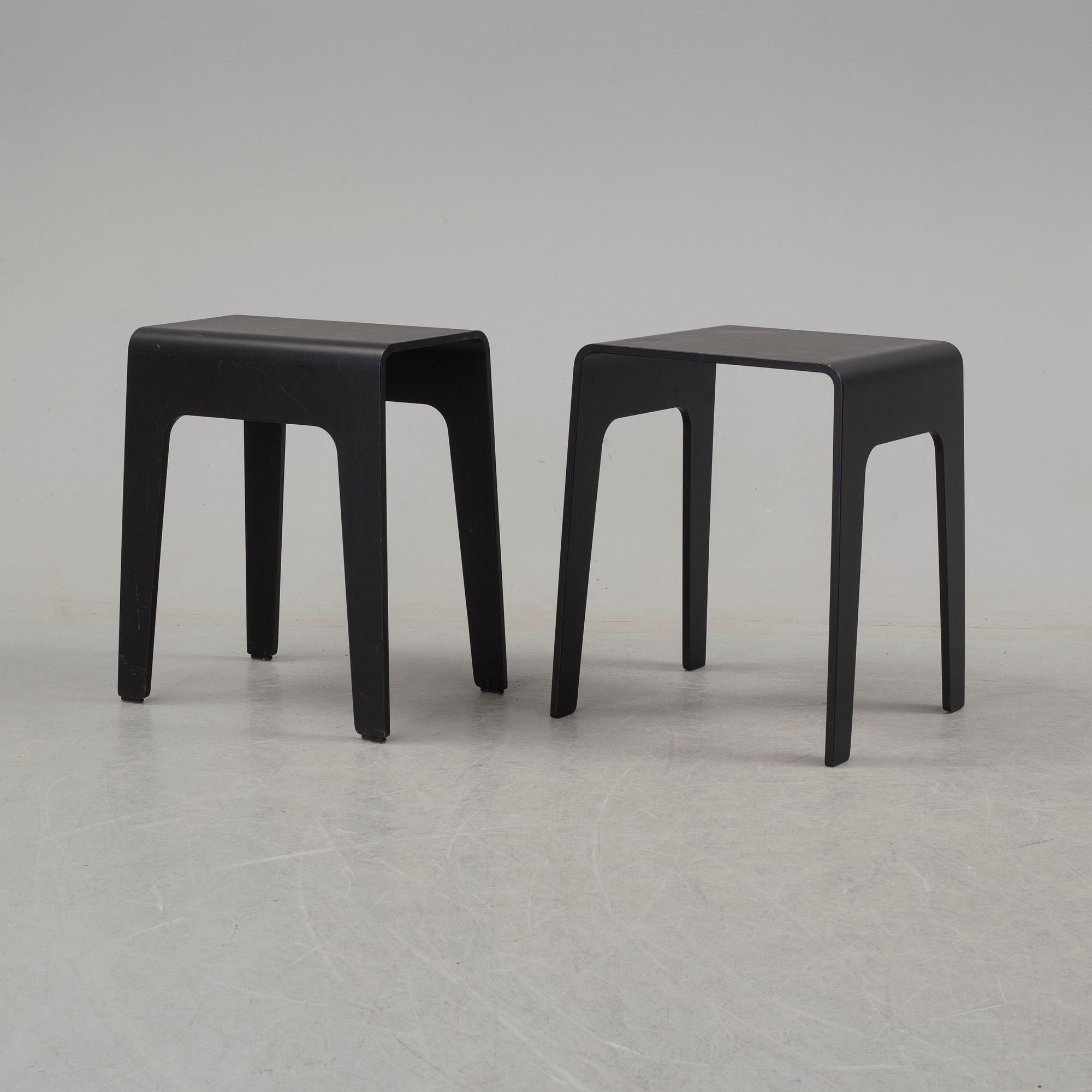 PETER BRANDT, bord/pallar 4 + 2, "Bimbo", för Blå station, Åhus, 2010-2011.