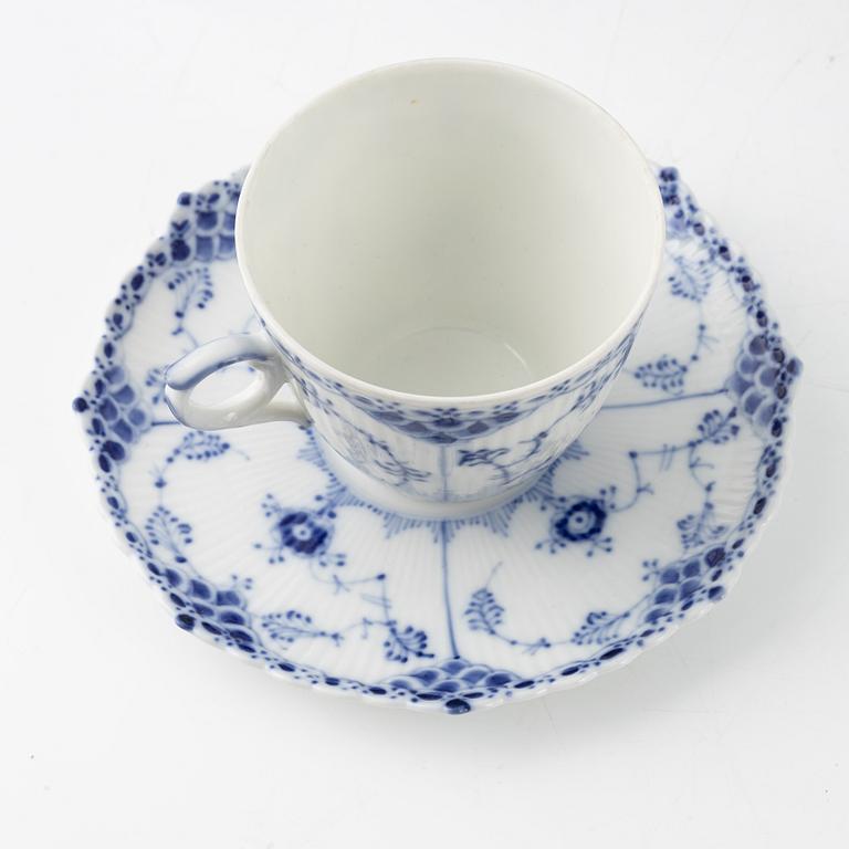 Royal Copenhagen. A 89 pieces porcelain Musselmalet service, Denmark, second half of the 20th century.